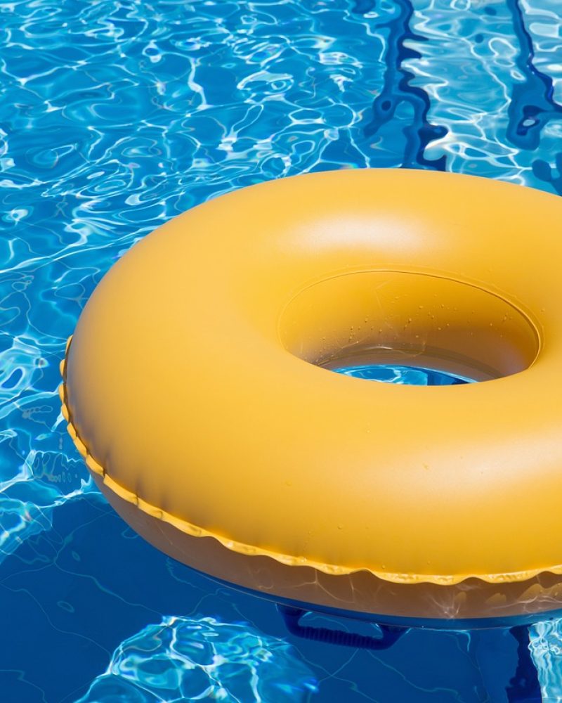 swimming-pool-6810145_1280